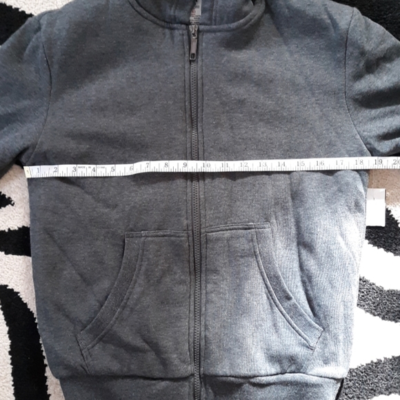 2/$20 Boys warm hoodie - Picture 4 of 6